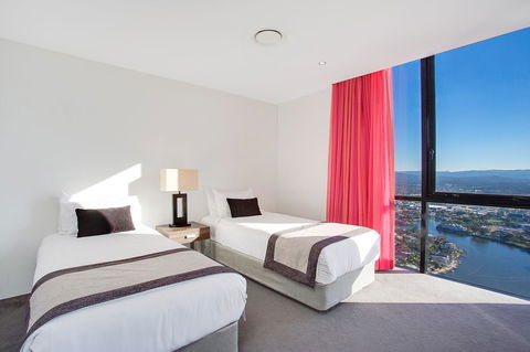 Mantra Circle On Cavill - Accommodation Burleigh 5