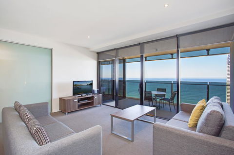 Mantra Circle On Cavill - Accommodation Burleigh 13