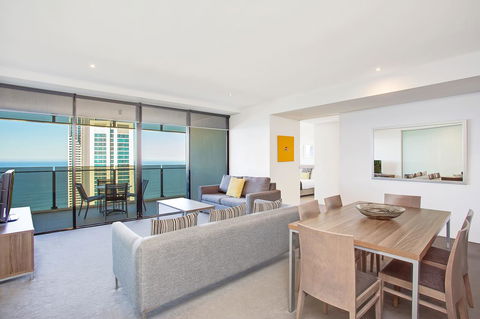 Mantra Circle On Cavill - Accommodation Burleigh 14