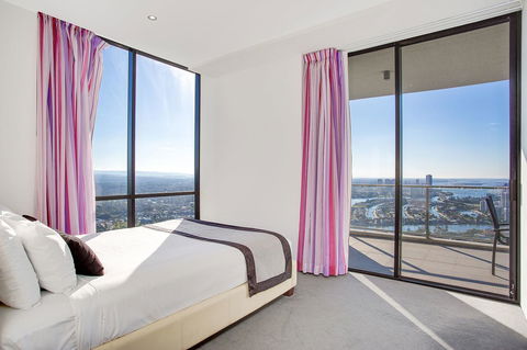 Mantra Circle On Cavill - Accommodation Burleigh 7