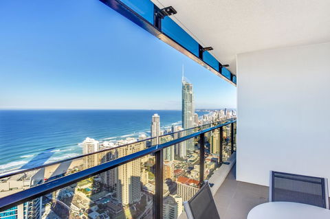 Mantra Circle On Cavill - Accommodation Burleigh 12