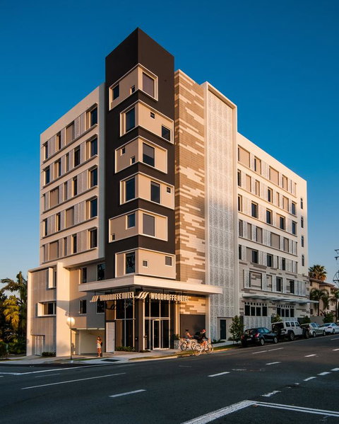 Woodroffe Hotel - Accommodation Burleigh 0