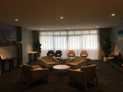 Woodroffe Hotel - Accommodation Burleigh 5