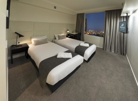 Woodroffe Hotel - Accommodation Burleigh 12