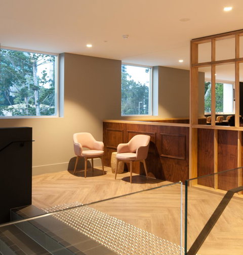 Woodroffe Hotel - Accommodation Burleigh 24