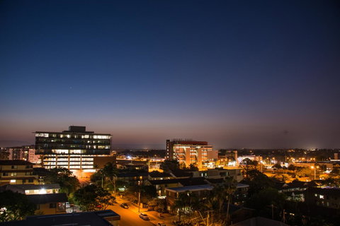 Woodroffe Hotel - Accommodation Burleigh 29