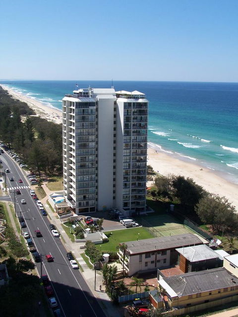 Golden Sands On The Beach - Absolute Beachfront Apartments - Accommodation Burleigh 13