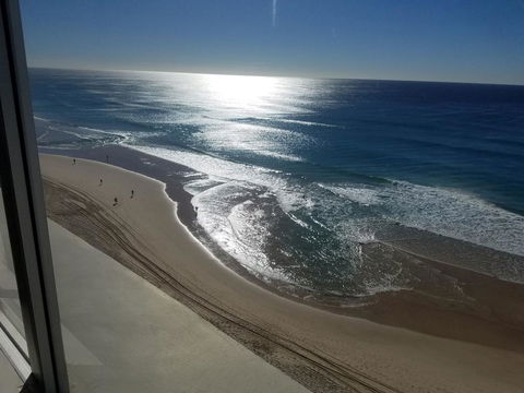 Golden Sands On The Beach - Absolute Beachfront Apartments - Accommodation Burleigh 25