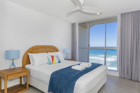 Golden Sands On The Beach - Absolute Beachfront Apartments - Accommodation Burleigh 17