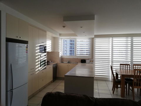 Golden Sands On The Beach - Absolute Beachfront Apartments - Accommodation Burleigh 36