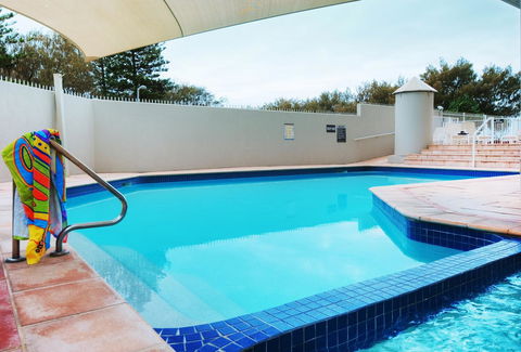 Golden Sands On The Beach - Absolute Beachfront Apartments - Accommodation Burleigh 14