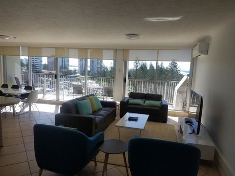 Golden Sands On The Beach - Absolute Beachfront Apartments - Accommodation Burleigh 37