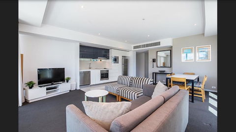 Gold Coast Private Apartments - H Residences, Surfers Paradise - Accommodation Burleigh 33