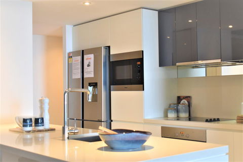 Gold Coast Private Apartments - H Residences, Surfers Paradise - Accommodation Burleigh 4