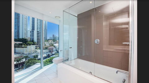 Gold Coast Private Apartments - H Residences, Surfers Paradise - Accommodation Burleigh 36