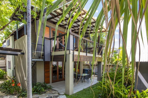 Pure Magnetic Villa 9 - Accommodation Burleigh 15