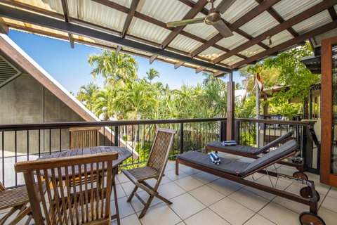 Pure Magnetic Villa 9 - Accommodation Burleigh 18