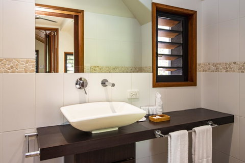 Pure Magnetic Villa 9 - Accommodation Burleigh 19
