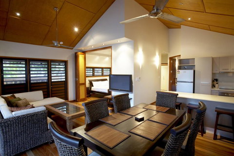 Pure Magnetic Villa 9 - Accommodation Burleigh 7