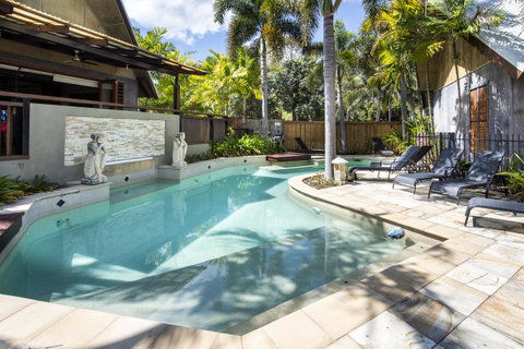 Pure Magnetic Villa 9 - Accommodation Burleigh 13