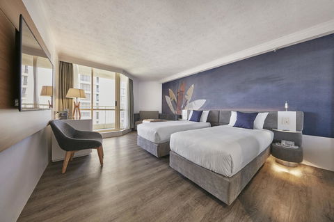 Novotel Surfers Paradise - Accommodation Burleigh 4