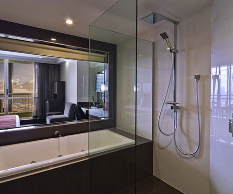 Novotel Surfers Paradise - Accommodation Burleigh 26
