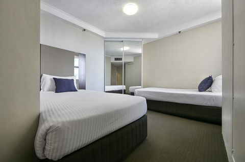 Novotel Surfers Paradise - Accommodation Burleigh 12