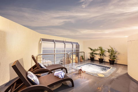 Novotel Surfers Paradise - Accommodation Burleigh 1