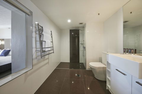 Novotel Surfers Paradise - Accommodation Burleigh 30