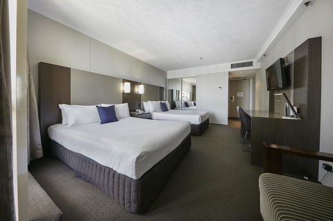 Novotel Surfers Paradise - Accommodation Burleigh 11