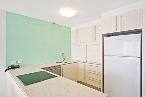 Surfers International Apartments - Accommodation Burleigh 22