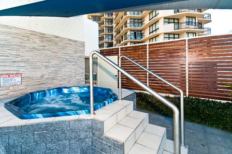 Surfers International Apartments - Accommodation Burleigh 39