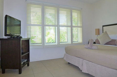 5231 BEACH CLUB PENTHOUSE - Accommodation Burleigh 7