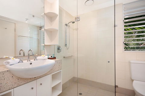 5231 BEACH CLUB PENTHOUSE - Accommodation Burleigh 10