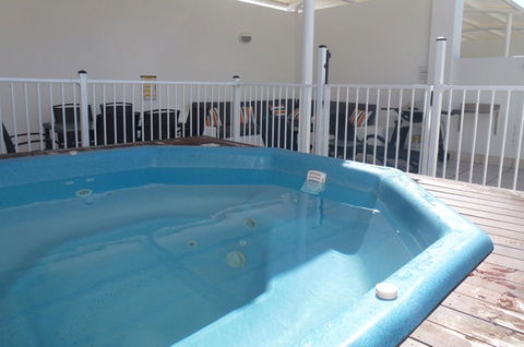 5231 BEACH CLUB PENTHOUSE - Accommodation Burleigh 13