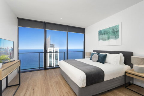 Circle On Cavill - Gclr - Accommodation Burleigh 0