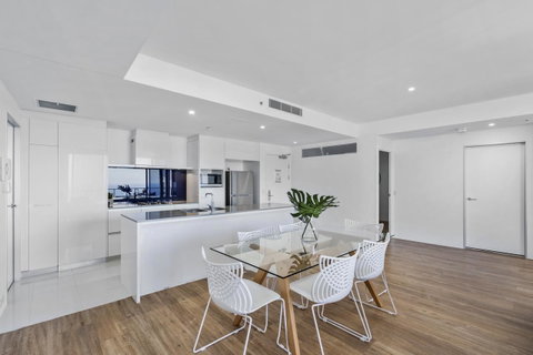 Circle On Cavill - Gclr - Accommodation Burleigh 22