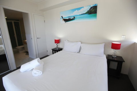 Tribeca Apartments - Accommodation Burleigh 10