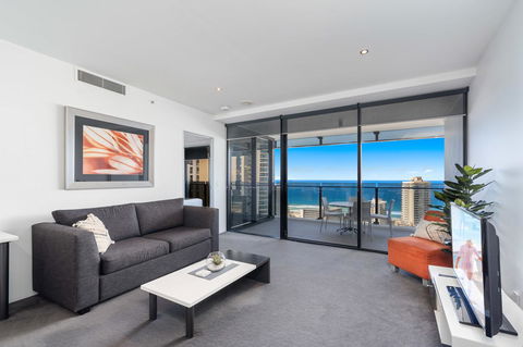Circle On Cavill, Apartments And Sub Penthouses - We Accommodate - Accommodation Burleigh 7