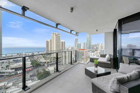 Circle On Cavill, Apartments And Sub Penthouses - We Accommodate - Accommodation Burleigh 22