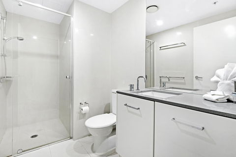 Circle On Cavill, Apartments And Sub Penthouses - We Accommodate - Accommodation Burleigh 38
