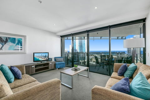Circle On Cavill, Apartments And Sub Penthouses - We Accommodate - Accommodation Burleigh 30