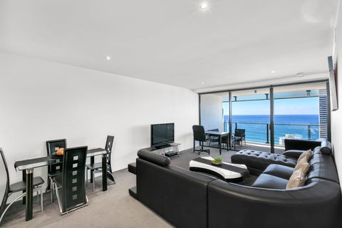 Circle On Cavill, Apartments And Sub Penthouses - We Accommodate - Accommodation Burleigh 24