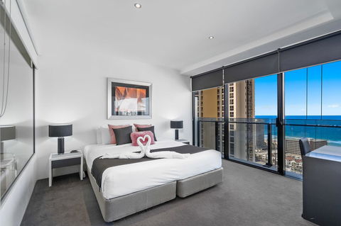 Circle On Cavill, Apartments And Sub Penthouses - We Accommodate - Accommodation Burleigh 3