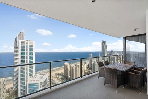 Circle On Cavill, Apartments And Sub Penthouses - We Accommodate - Accommodation Burleigh 17