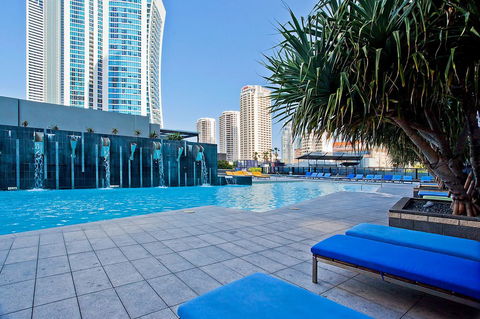 Circle On Cavill, Apartments And Sub Penthouses - We Accommodate - Accommodation Burleigh 0