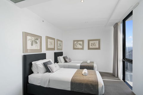 Circle On Cavill, Apartments And Sub Penthouses - We Accommodate - Accommodation Burleigh 15