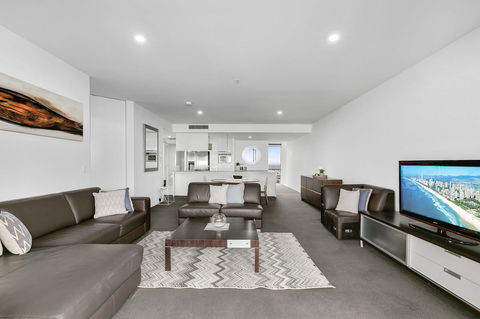 Circle On Cavill, Apartments And Sub Penthouses - We Accommodate - Accommodation Burleigh 23
