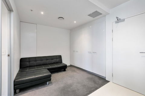 Circle On Cavill, Apartments And Sub Penthouses - We Accommodate - Accommodation Burleigh 27