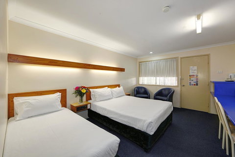 Smart Motels Bert Hinkler - Accommodation Burleigh 17